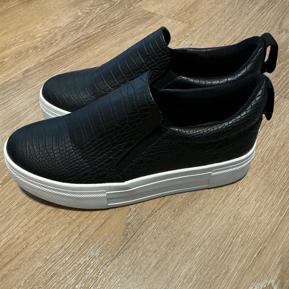 CROCODILE- EMBOSSED PLATFORM SLIP ON SNEAKERS - Picture 4 of 6